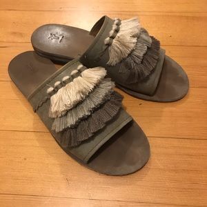 Frye Riley Tassel size 8.5